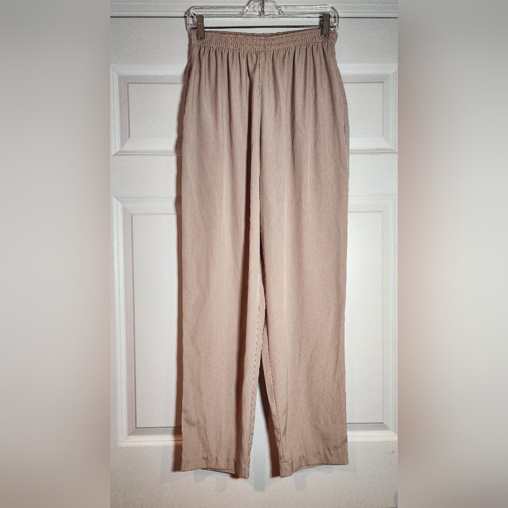 Maggie Sweet Smooth Lightweight Cream Straight Leg Dress Pants With Pockets M
